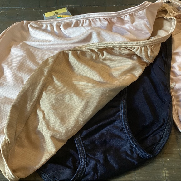 - 🌸Vanity Fair 6PC BUNDLE Bikinis - Picture 3 of 9